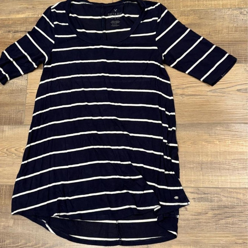 American Eagle soft and sexy navy and White Striped Scoop Neck tunic flowy